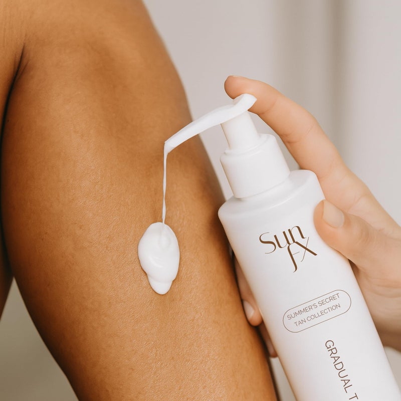 SunFX Gradual Tan Body Lotion Self Tanner | Hydrating Tan Extender Moisturizer No Odor | Build your Glow from Sunkissed to Dark | Cruelty and Toxic Free Enriched with Aloe & Vit A & E 200ml/6.8 fl oz - Image 2